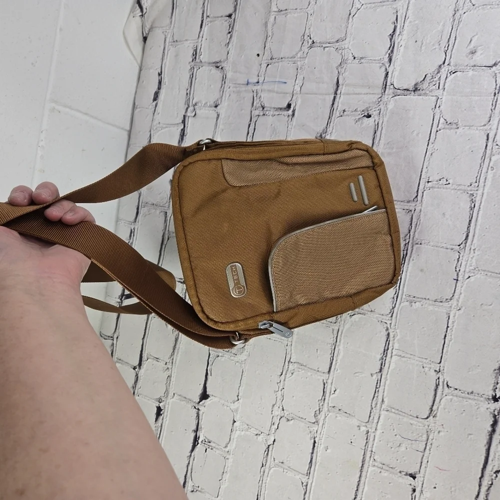 Tumi Tech nylon crossbody messenger travel bag purse